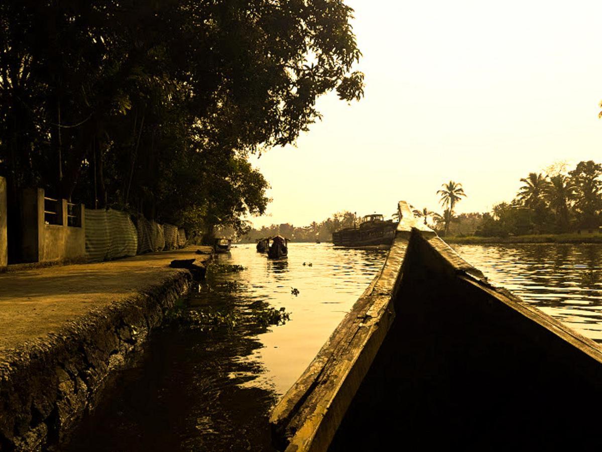 Aham Yoga Nest Bed and Breakfast Alappuzha Exterior foto