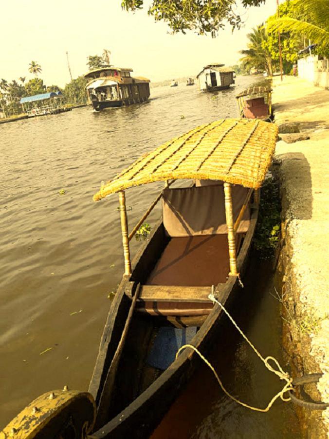 Aham Yoga Nest Bed and Breakfast Alappuzha Exterior foto
